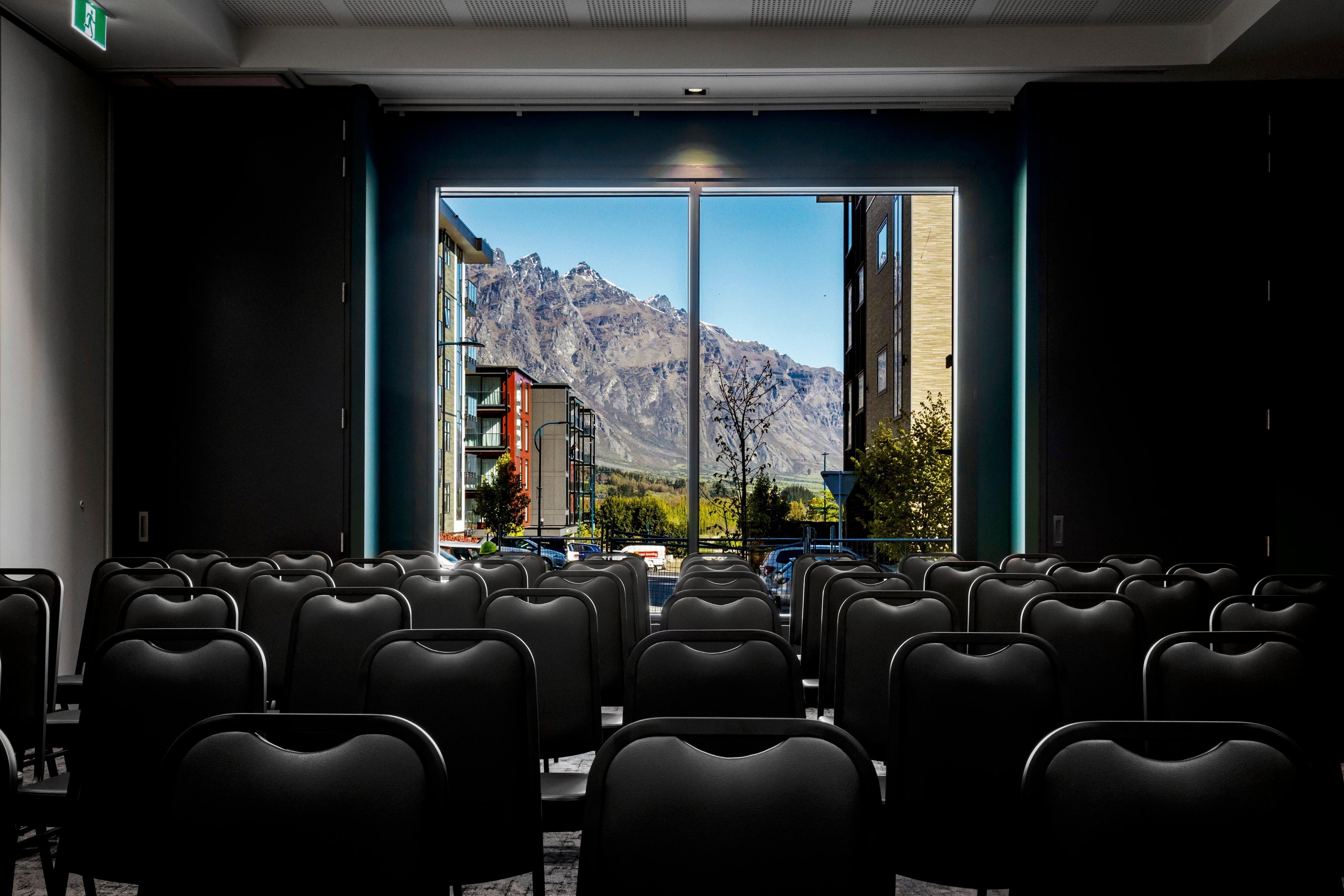 Holiday Inn Queenstown Remarkables Park Extérieur photo